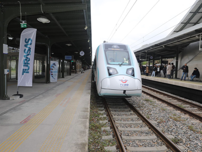 YENİ SAKARYA MİLLİ ELEKTRİKLİ TREN SETİ TCDD TAŞIMACILIK A.Ş.’ YE TESLİM EDİLDİ
